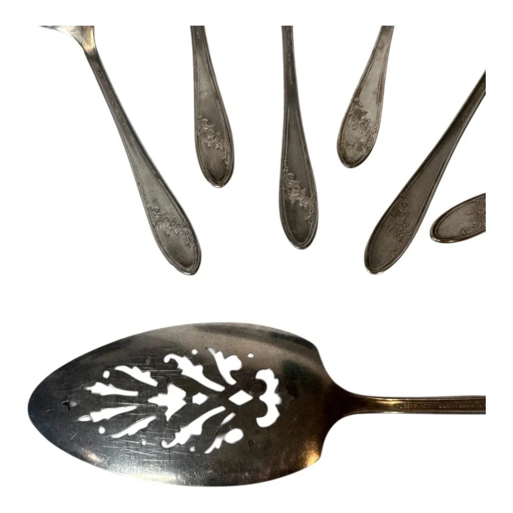 VTG Oneida Community Tudor Silverplate 6 Soup Spoons 1 Pie Server Queen‎ Bess II